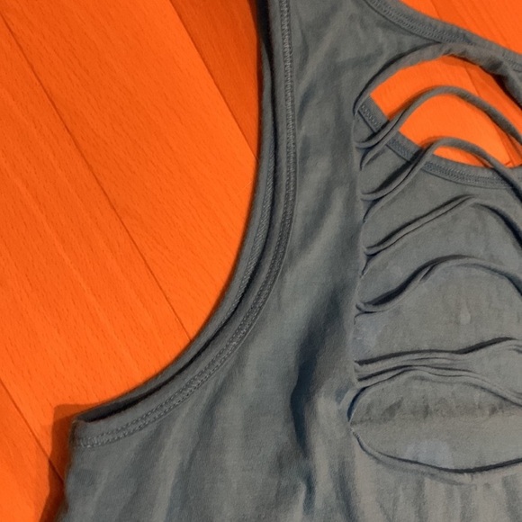 2 Tank tops - Gymboree & Justice - size YL (10/12) - Picture 12 of 16